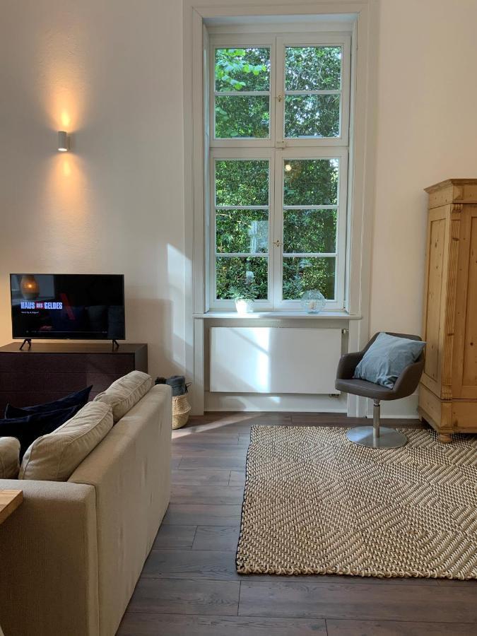 Das Ministerhaus - 1-2 Zimmer In Historischer Villa برغكامن المظهر الخارجي الصورة